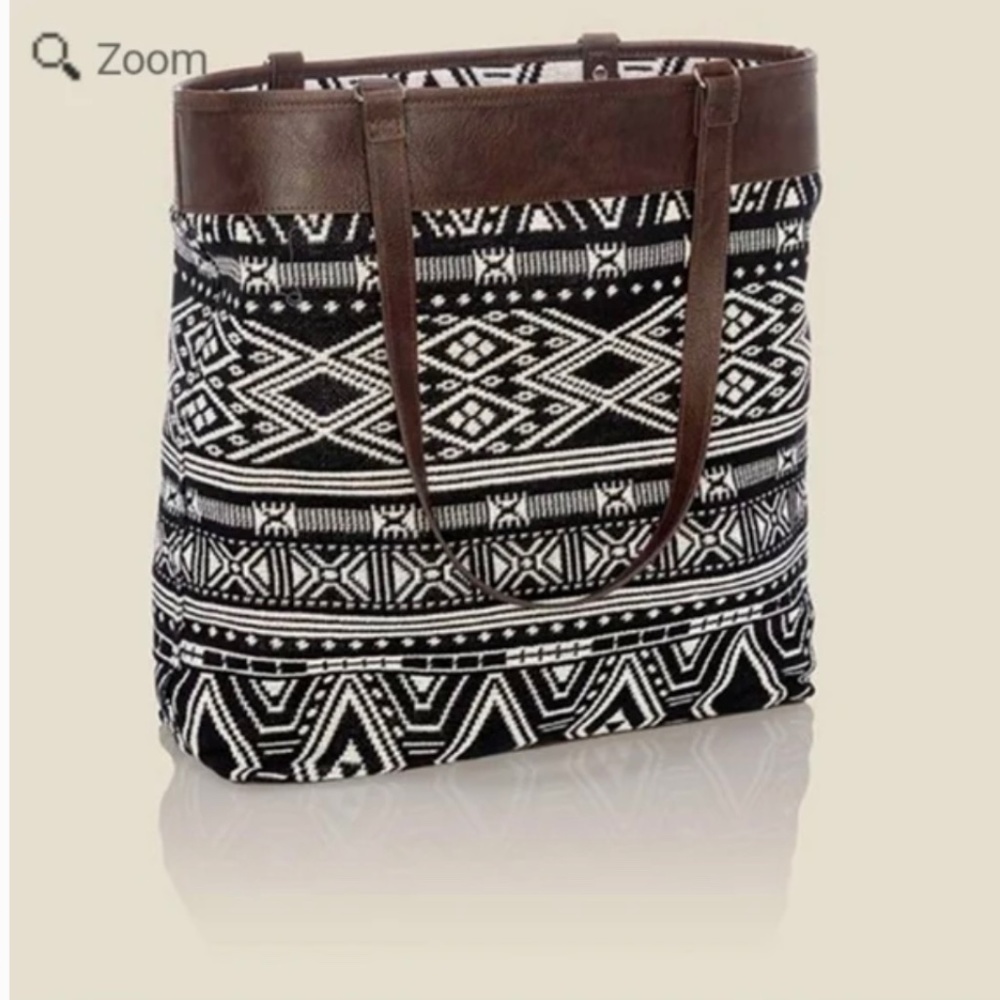 Thirty one black and white reversible tote bag rio weave